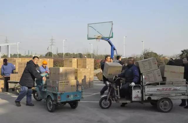 藍(lán)豐工會(huì)為工會(huì)會(huì)員職工送福利